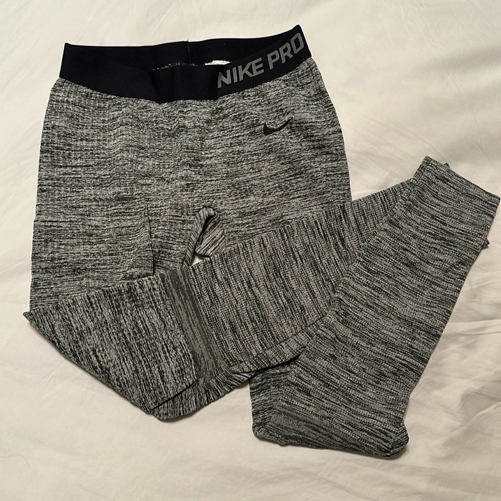 Nike Pro Women’s Leggings Size Small